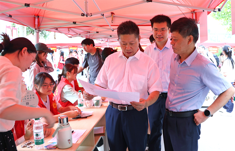 AY4A2387.JPG AY4A2387.JPG